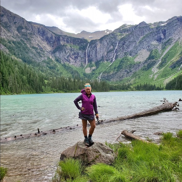 Meet your Posher, Allison - Picture 1 of 2